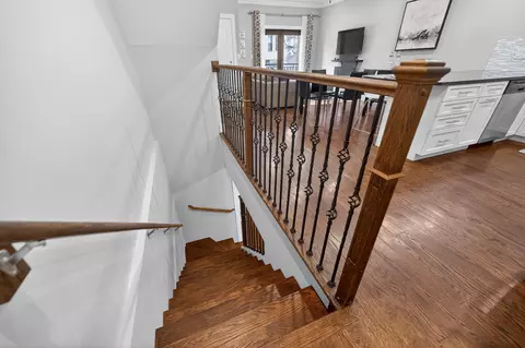 Entry Way - 1502 N Artesian Ave #1, Chicago, IL 60622 photo 3 of 5