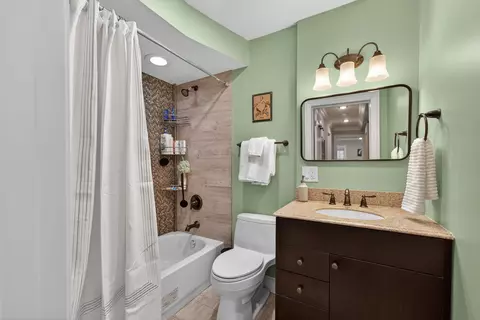 Bath - 1502 N Artesian Ave #1, Chicago, IL 60622 photo 5 of 6