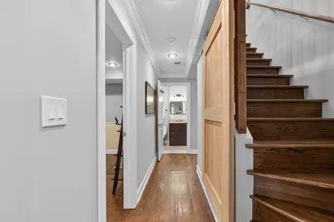 Entry Way - 1502 N Artesian Ave #1, Chicago, IL 60622 photo 4 of 5