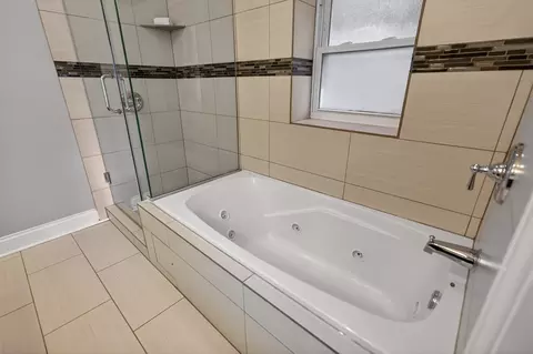 Bath - 1502 N Artesian Ave #1, Chicago, IL 60622 photo 3 of 6