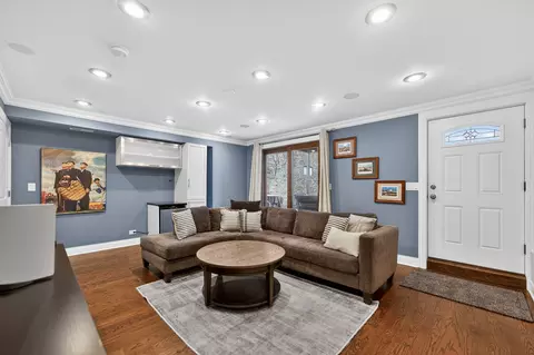 Living - 1502 N Artesian Ave #1, Chicago, IL 60622 photo 4 of 6