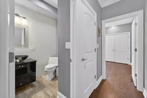 Entry Way - 1502 N Artesian Ave #1, Chicago, IL 60622 photo 2 of 5
