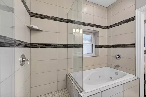 Bath - 1502 N Artesian Ave #1, Chicago, IL 60622 photo 4 of 6