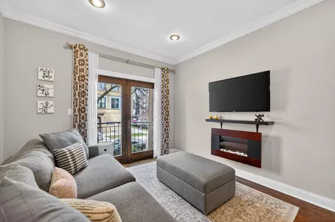 Living - 1502 N Artesian Ave #1, Chicago, IL 60622 photo 2 of 6