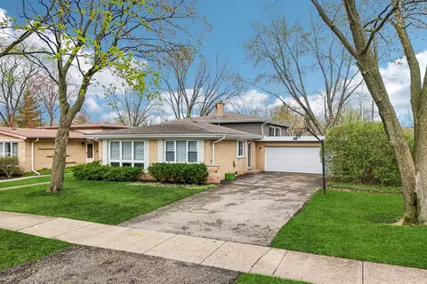 1407 N Highland Ave, Arlington Heights, IL 60004