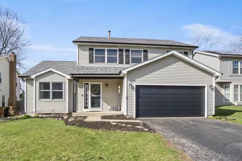 946 Pin Oak Cir, Cary, IL 60013