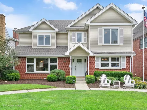 871 S Chatham Ave, Elmhurst, IL 60126