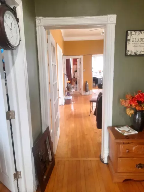 Entry Way - 2665 E 77th St, Chicago, IL 60649 photo 5 of 8