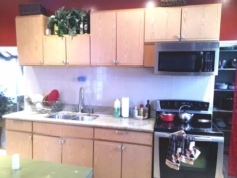 Kitchen - 2665 E 77th St, Chicago, IL 60649 photo 2 of 8