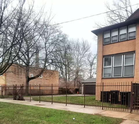Exterior - 2665 E 77th St, Chicago, IL 60649 photo 3 of 13