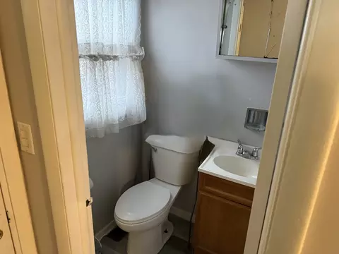 Bath - Undisclosed, Chicago, IL 60643 photo 1 of 1