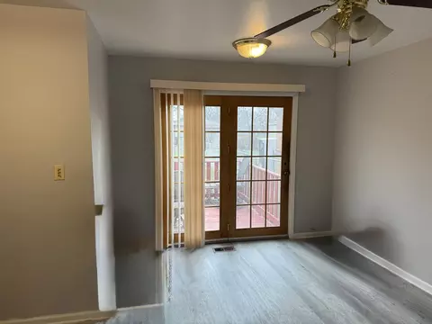 Living - Undisclosed, Chicago, IL 60643 photo 1 of 1