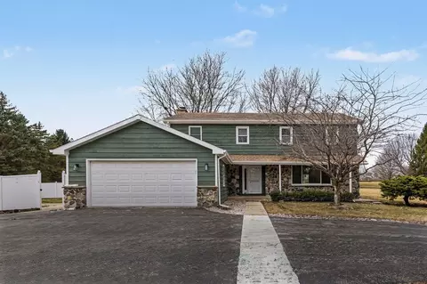 3002 N Maple Tree Ln, Wadsworth, IL 60083