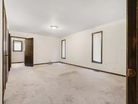 Bedroom - 1726 E Lincoln Ave, Des Plaines, IL 60018 photo 1 of 3