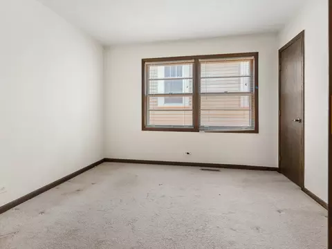 Bedroom - 1726 E Lincoln Ave, Des Plaines, IL 60018 photo 2 of 3