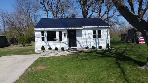 850 E Locust St, Watseka, IL 60970