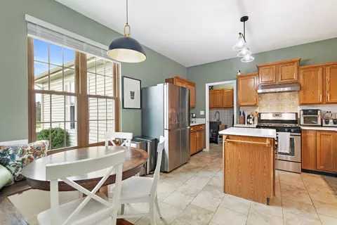 Kitchen - 100 S Constitution Dr, Aurora, IL 60506 photo 2 of 6