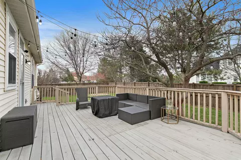 Exterior - 100 S Constitution Dr, Aurora, IL 60506 photo 2 of 8