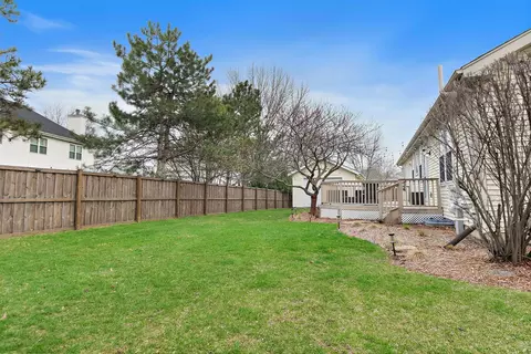 Exterior - 100 S Constitution Dr, Aurora, IL 60506 photo 5 of 8