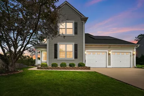 215 S Winthrop Dr, Round Lake, IL 60073