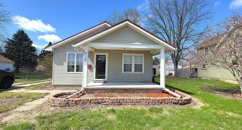 918 N Farnham St, Galesburg, IL 61401