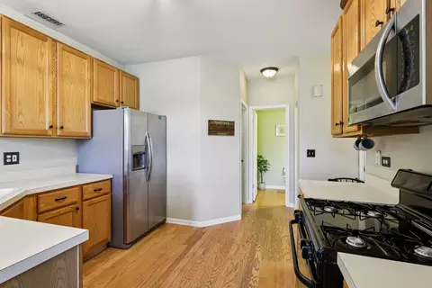 Entry Way - 2805 Falling Waters Dr, Lindenhurst, IL 60046 photo 1 of 5