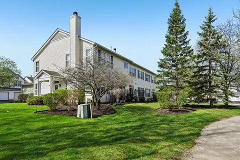 Exterior - 2805 Falling Waters Dr, Lindenhurst, IL 60046 photo 3 of 4
