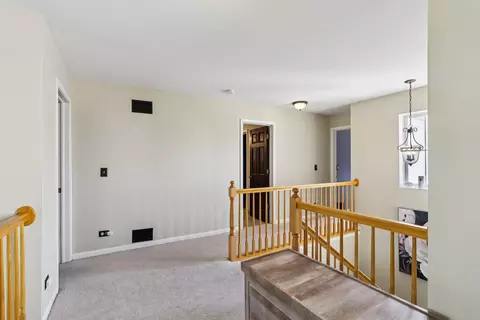 Entry Way - 2805 Falling Waters Dr, Lindenhurst, IL 60046 photo 5 of 5