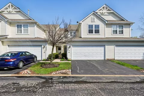 2805 Falling Waters Dr, Lindenhurst, IL 60046