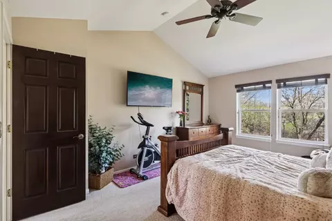 Bedroom - 2805 Falling Waters Dr, Lindenhurst, IL 60046 photo 2 of 5