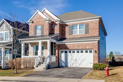 1442 Somerset Pl, Barrington, IL 60010