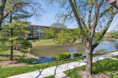 View/Area - 32 Kyle Ct #32, Willowbrook, IL 60527 photo 1 of 1