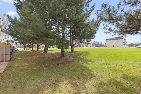Exterior - 1728 Pershing Ave #3, Wheaton, IL 60189 photo 3 of 4