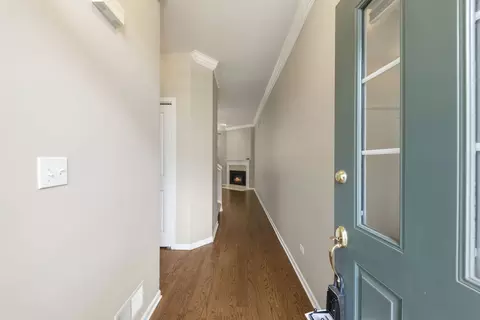 Entry Way - 1728 Pershing Ave #3, Wheaton, IL 60189 photo 1 of 2