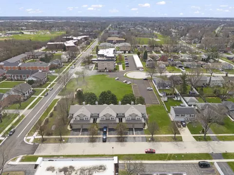View/Area - 1728 Pershing Ave #3, Wheaton, IL 60189 photo 5 of 6