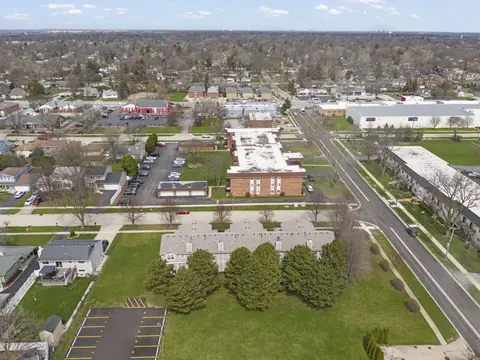 View/Area - 1728 Pershing Ave #3, Wheaton, IL 60189 photo 2 of 6