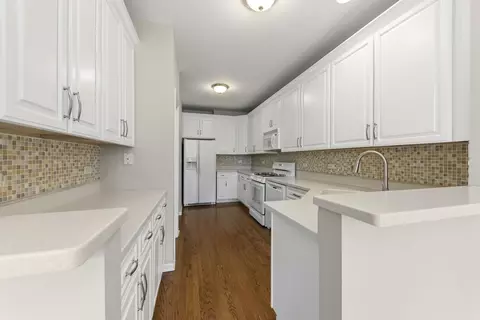 Kitchen - 1728 Pershing Ave #3, Wheaton, IL 60189 photo 2 of 3