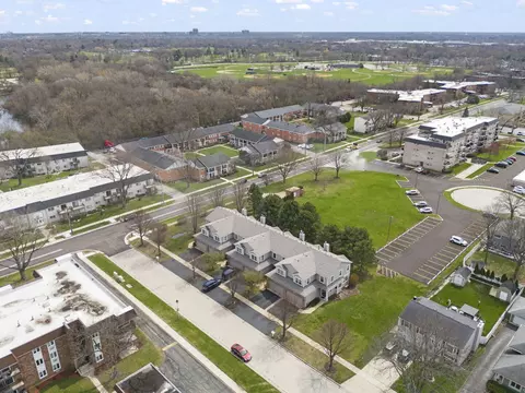 View/Area - 1728 Pershing Ave #3, Wheaton, IL 60189 photo 6 of 6