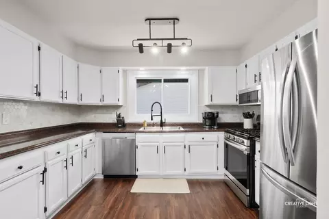 Kitchen - 1335 Foxcroft Dr, Aurora, IL 60506 photo 2 of 2