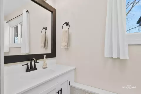 Bath - 1335 Foxcroft Dr, Aurora, IL 60506 photo 1 of 2