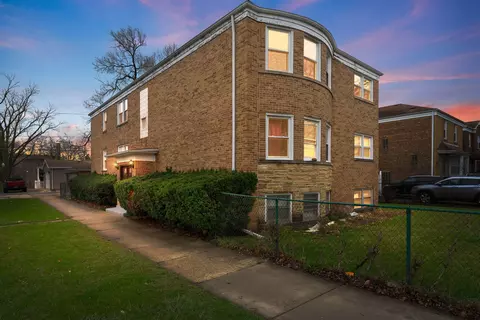 3025 W Rosemont Ave, Chicago, IL 60659