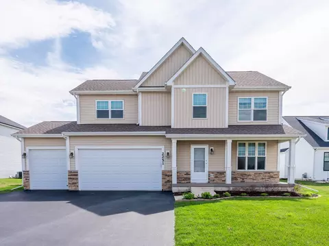 2251 Coventry Cir S, Sycamore, IL 60178