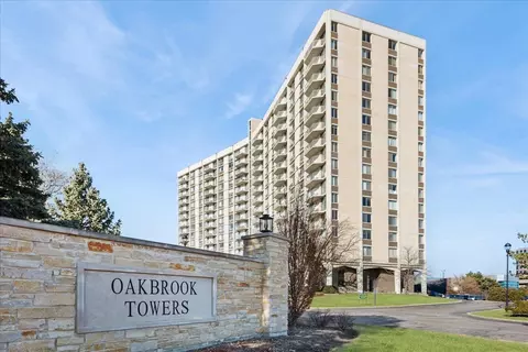 40 N Tower Rd #8F, Oak Brook, IL 60523