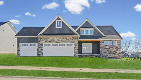 1204 Willowgrove Ln, Mahomet, IL 61853