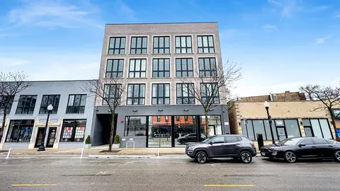 5015 N Clark St #304, Chicago, IL 60640