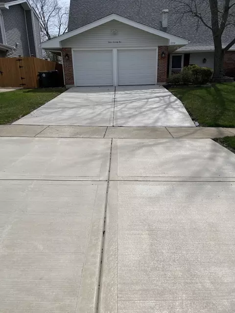 1275 Rosedale Ln, Hoffman Estates, IL 60169 photo 4