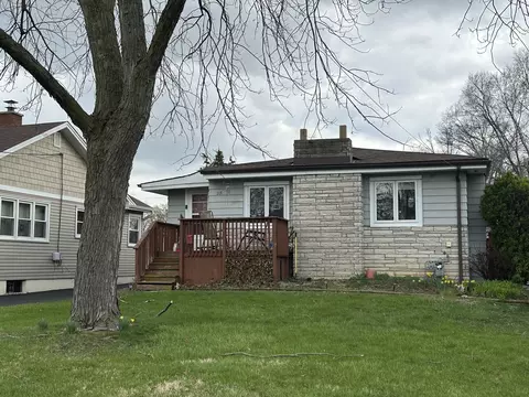 115 E Division St, Villa Park, IL 60181