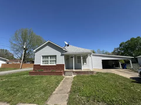 802 S Jefferson St, West Frankfort, IL 62896