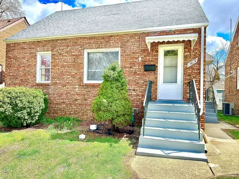 18037 Ridgewood Ave, Lansing, IL 60438