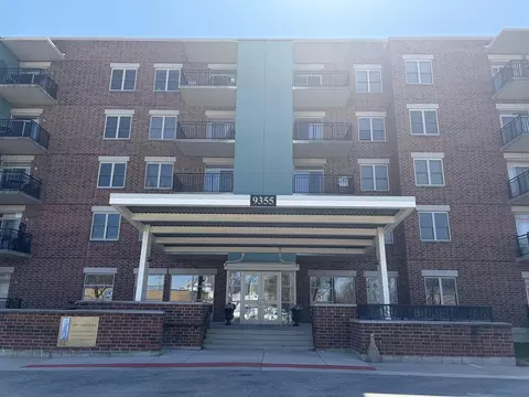9355 Irving Park Rd #402, Schiller Park, IL 60176